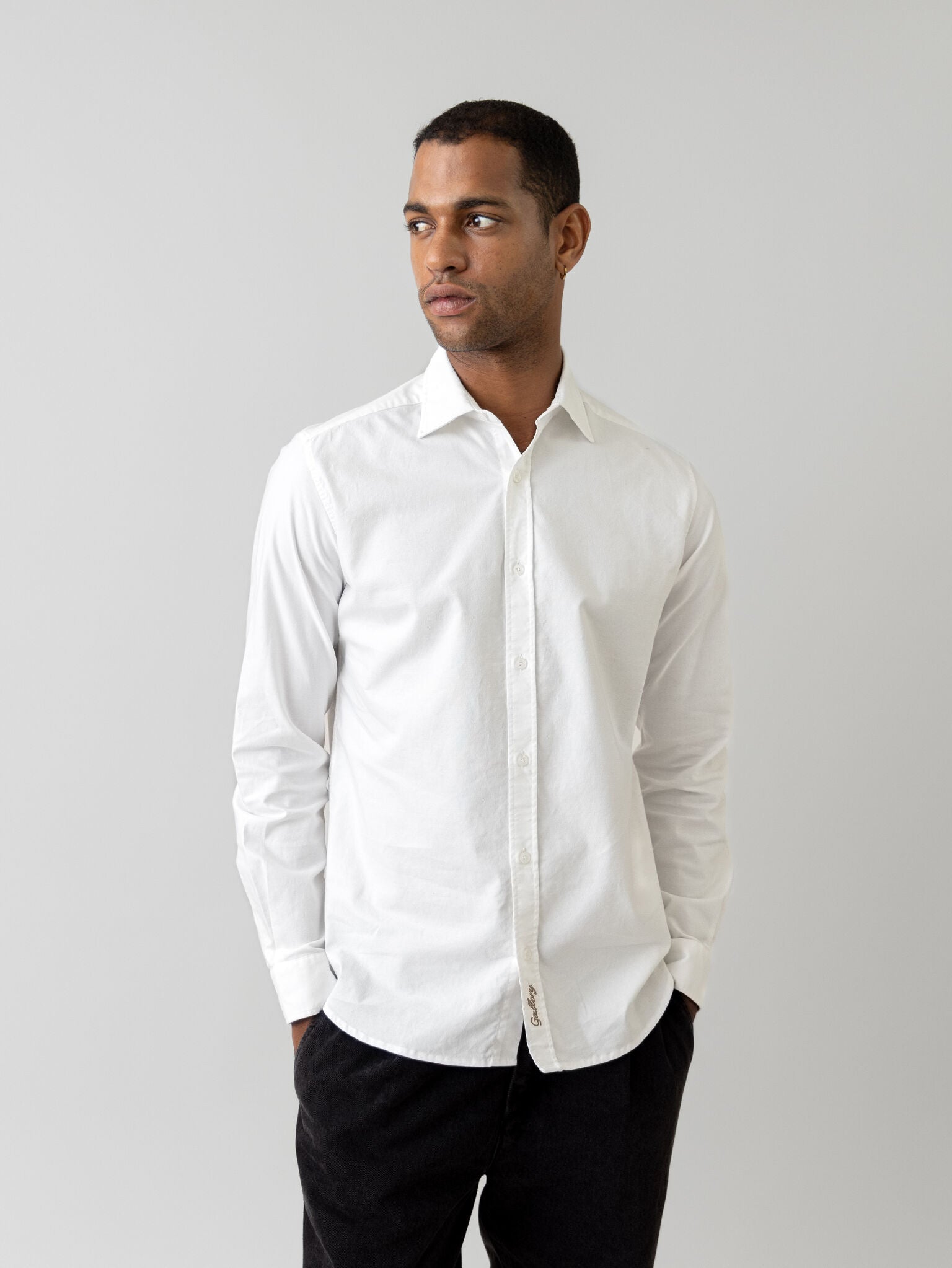 Modelshot / White / Detail